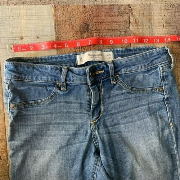 Abercrombie and Fitch womens size 26 medium wash blue skinny denim jeans - Picture 2 of 11